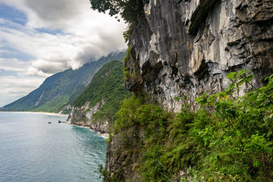 Looking South Along the Qingshui Cliffs