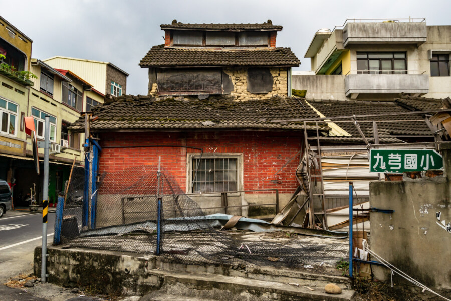 An Old Tobacco Barn in Jiuqiong Village