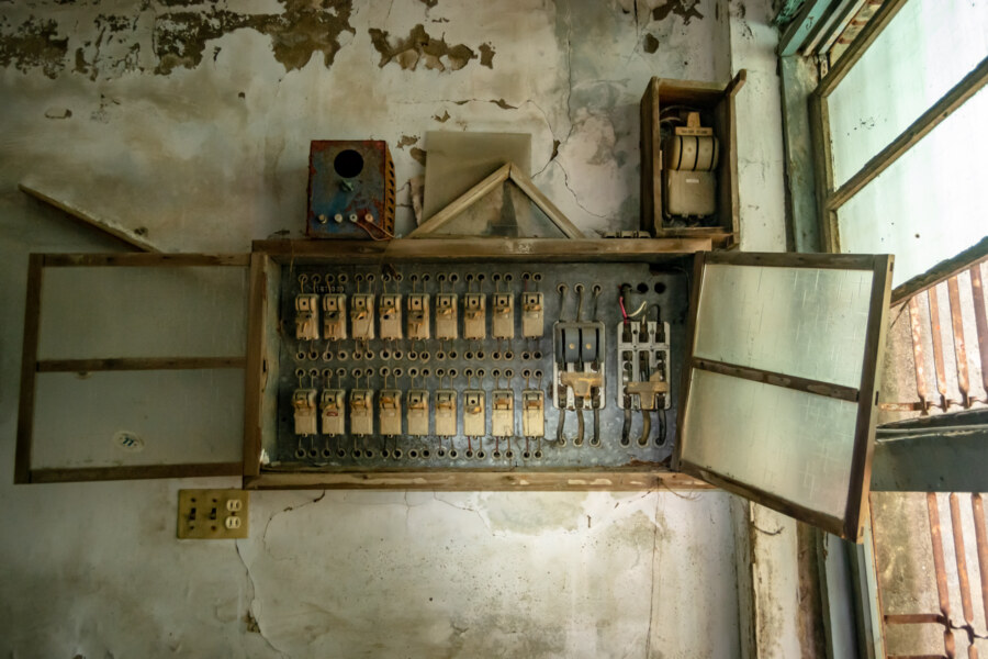 Power Panel at Huazhou Theater 華洲戲院