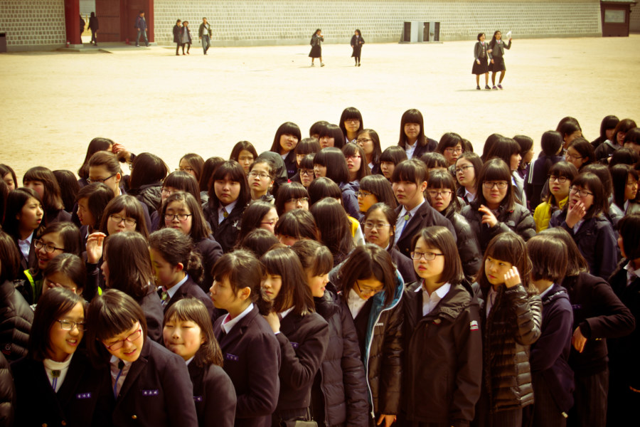 Korean Schoolchildren At Gyeongbokgung