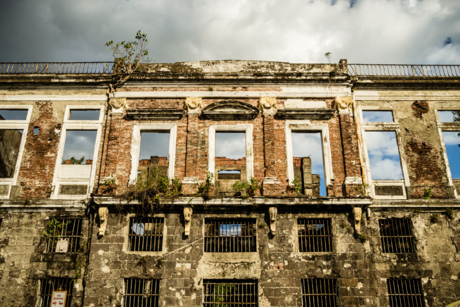 A Spanish colonial building on the edge of Intramuros
