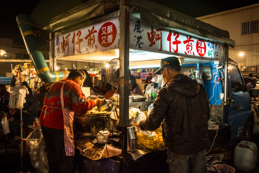 Oyster omelette truck at Jingcheng Night Market