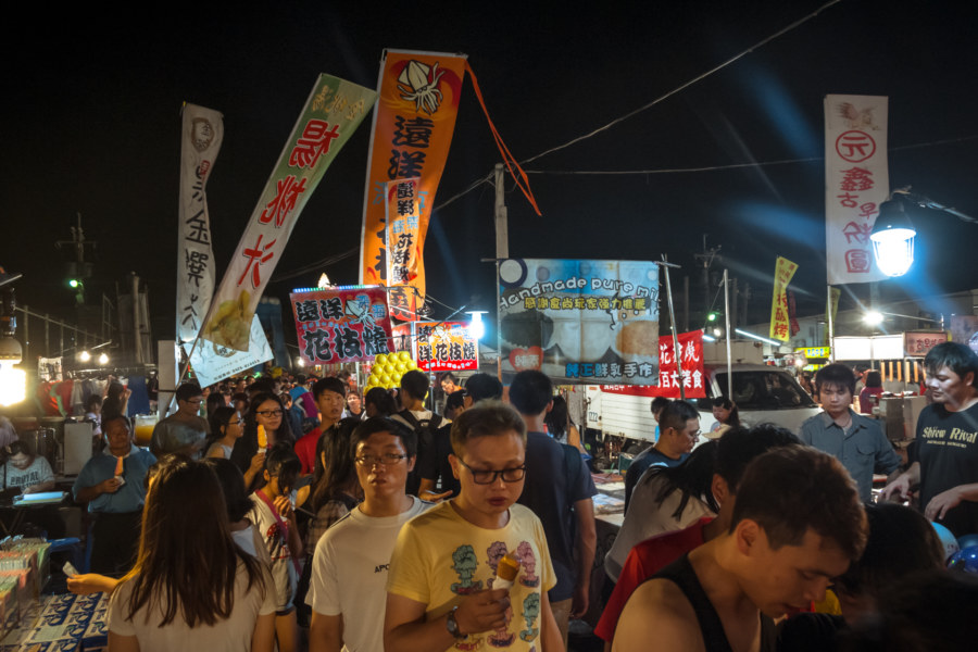 The crowds at Jingcheng Night Market
