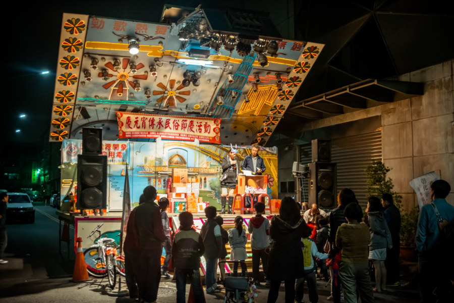 Electric flower car behind Jingcheng Night Market