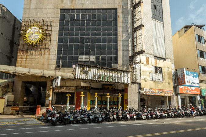 The north side entrances of the Qiaoyou building