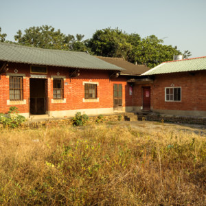 An abandoned courtyard home in Dacun township