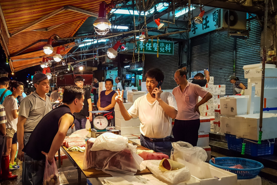 Making deals at Kanziding Fish Market