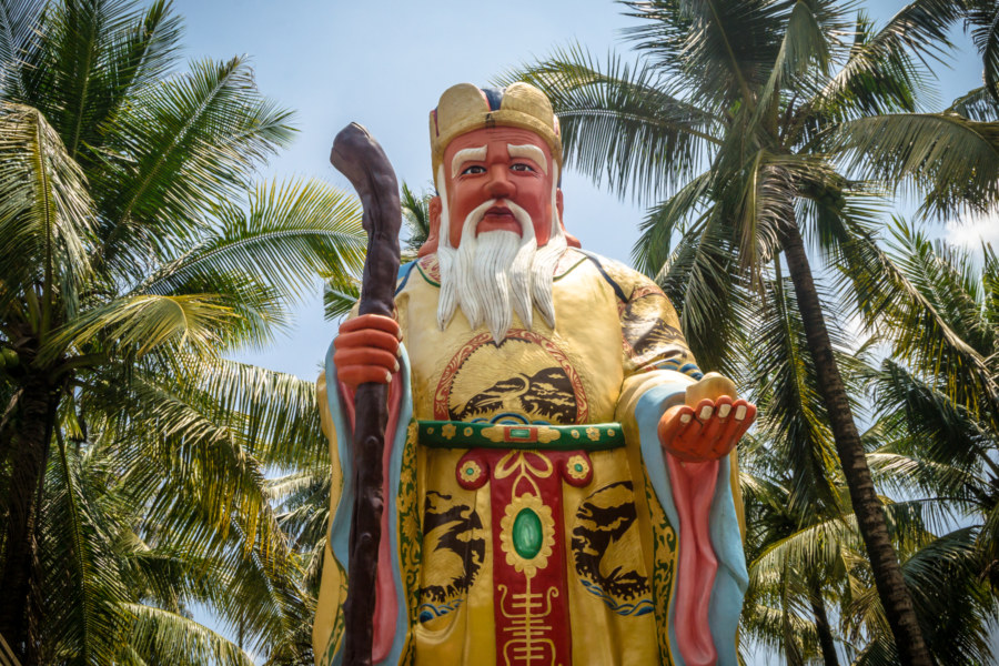 Tudigong statue on the outskirts of Pingtung City