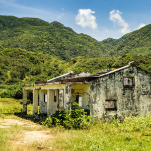 An abandoned home and the hills of far eastern Pingtung