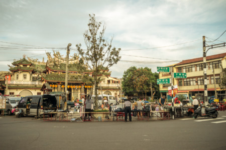 Day market in Dongshan