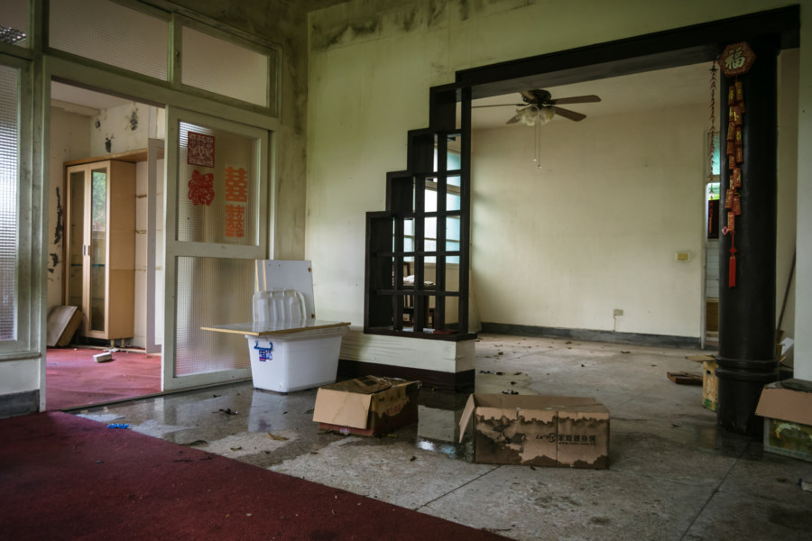 An abandoned home filled with veteran artifacts
