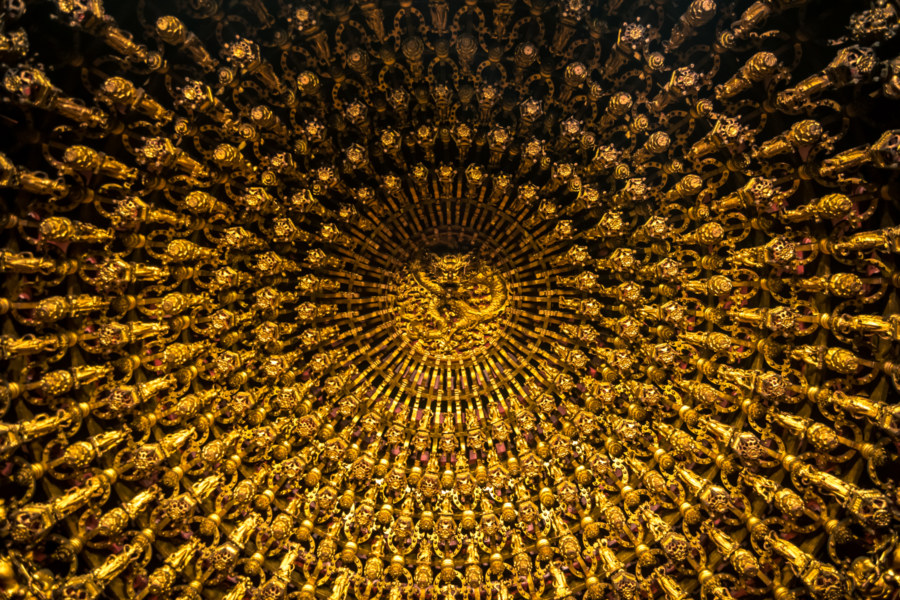 Dragon ceiling at Taoyuan Guandi Temple 桃園關帝廟