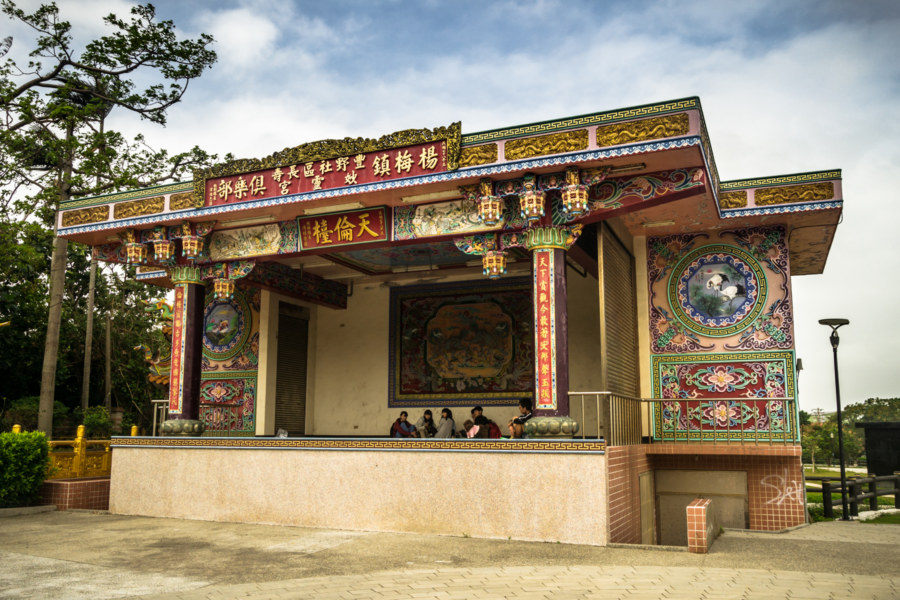 The old stage at Miaoling Temple 妙靈宮