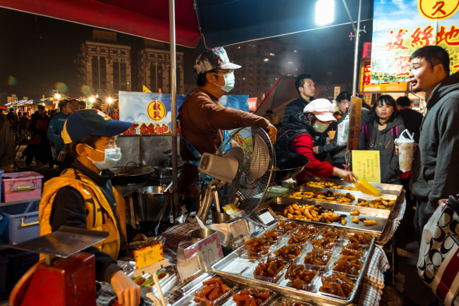 Candied sweet potato vendor at Douliu Renwen Park Night Market