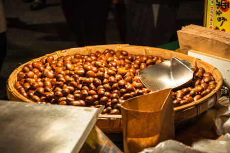 Sugar-roasted chestnuts at Douliu Renwen Park Night Market