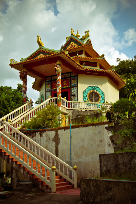 Chinese temple above Ao Chaloklum
